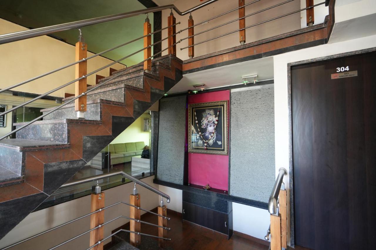 Hotel Ravi Residency Nadiād Екстериор снимка