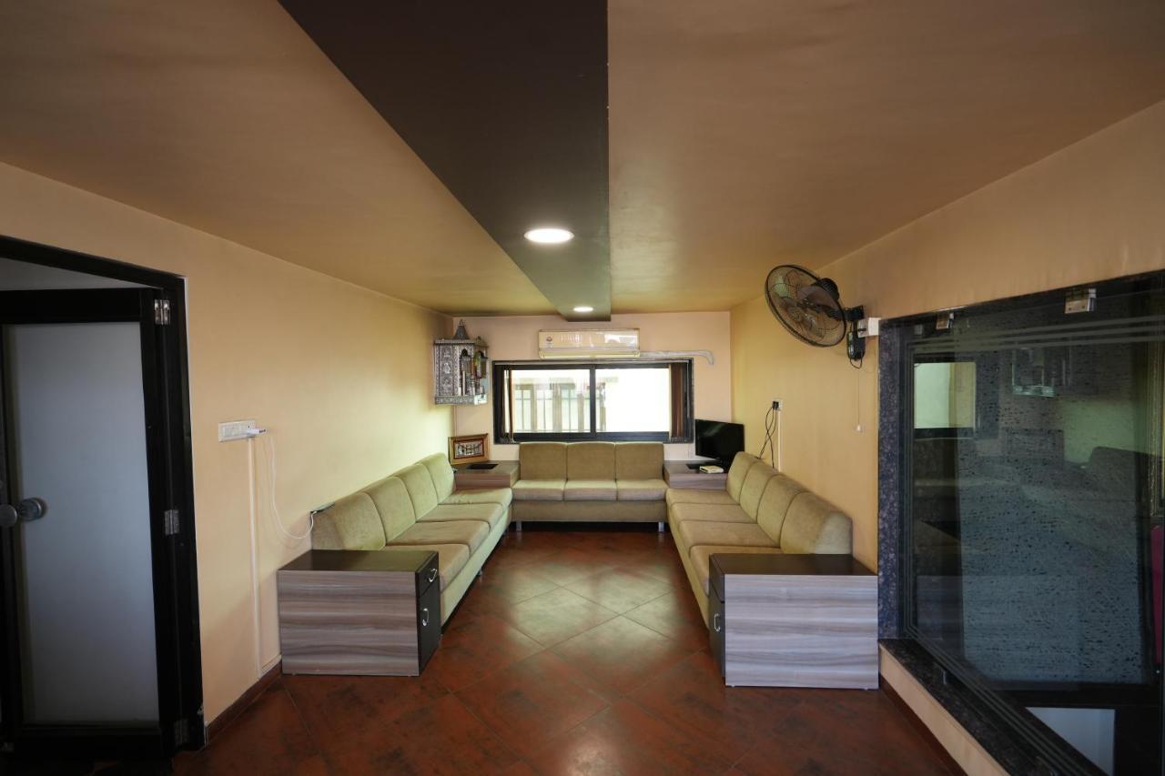 Hotel Ravi Residency Nadiād Екстериор снимка